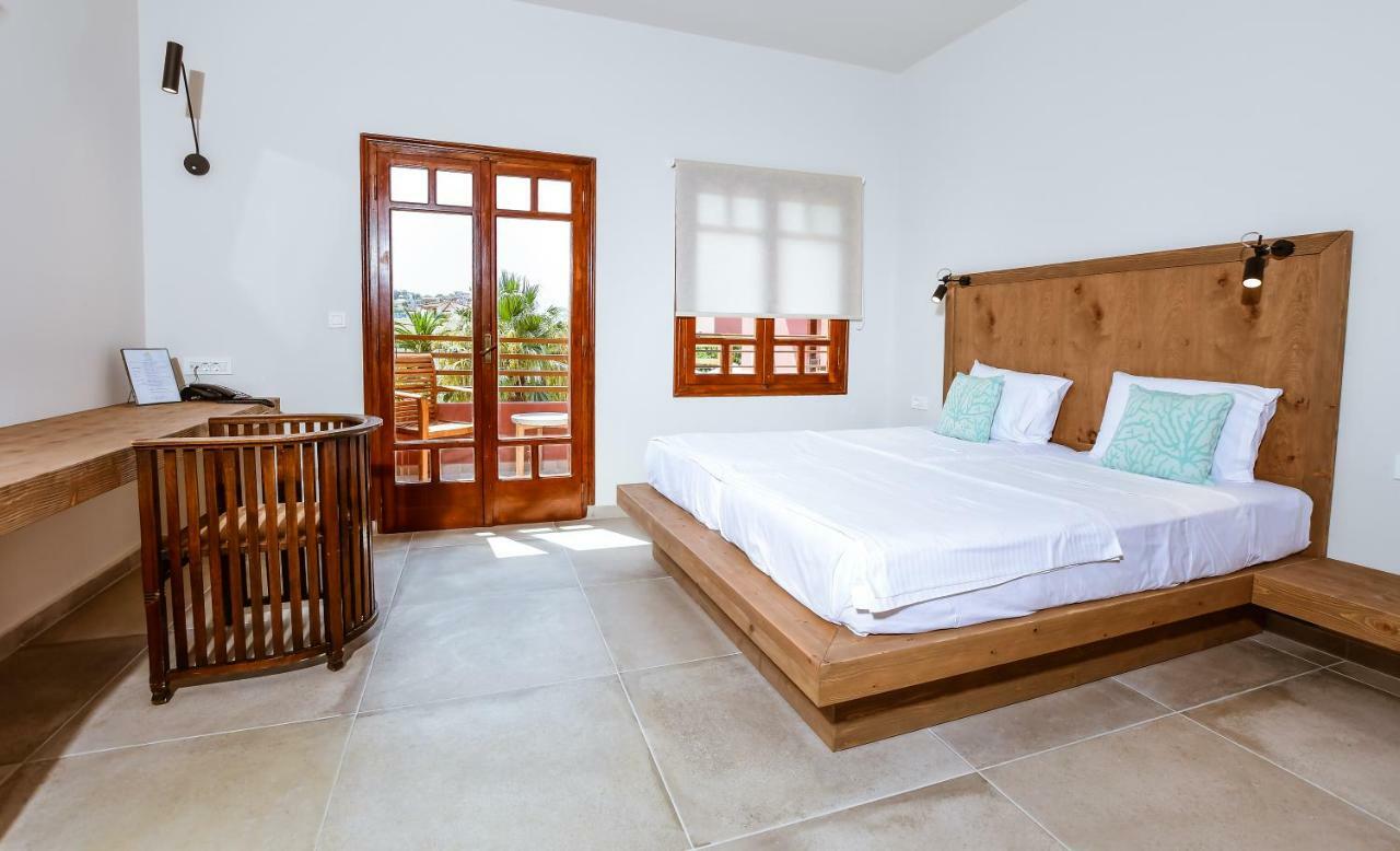 Anais Suites Като-Даратсо Экстерьер фото