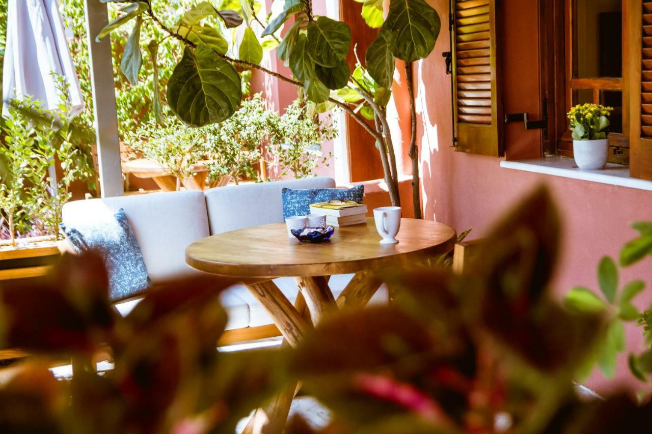 Anais Suites Като-Даратсо Экстерьер фото