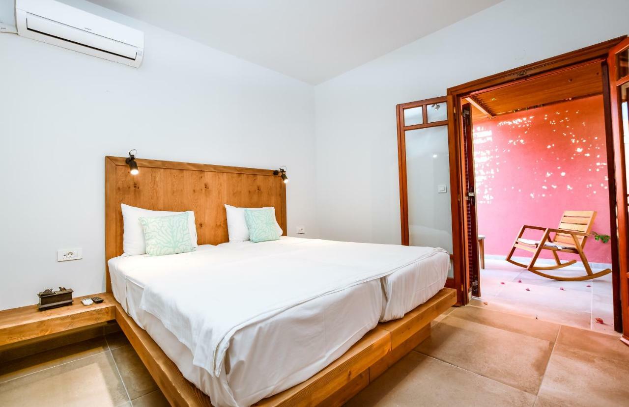 Anais Suites Като-Даратсо Экстерьер фото