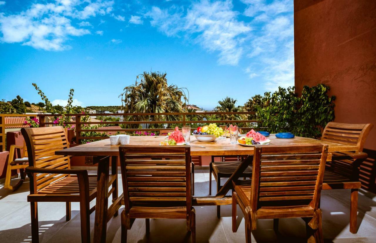 Anais Suites Като-Даратсо Экстерьер фото